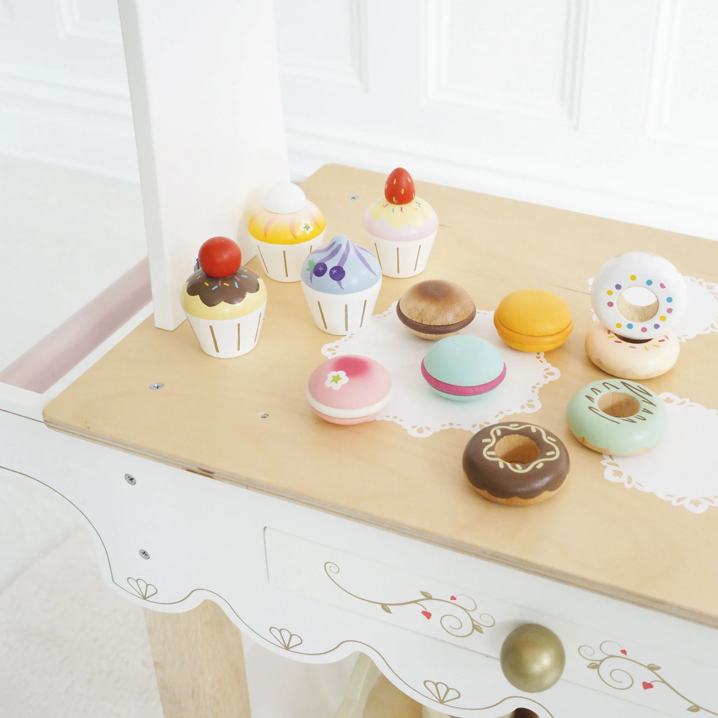 Le Toy Van Cupcake Play Food Set