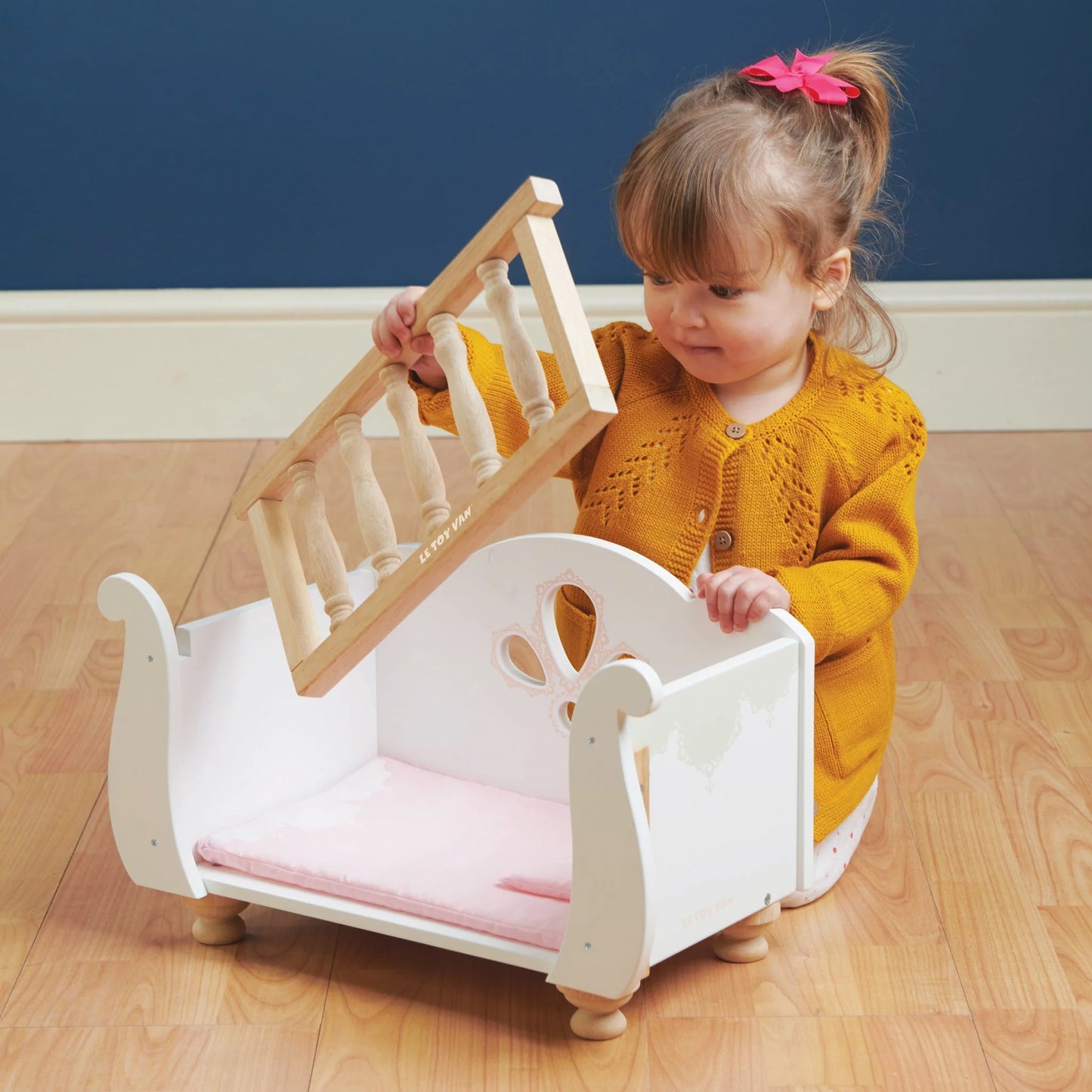 Le Toy Van Doll Sleigh Cot