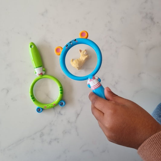 Magnifying Glass (Animals)