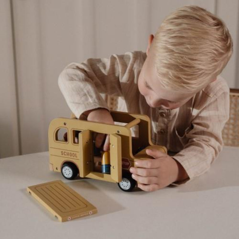 Little Dutch School Bus With Figurines