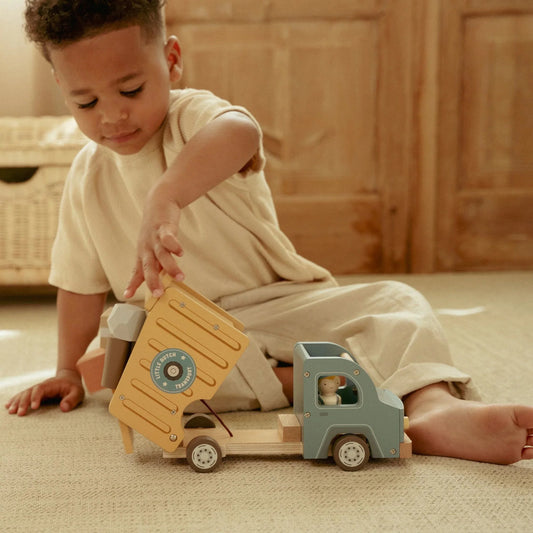 Little Dutch Dump Truck