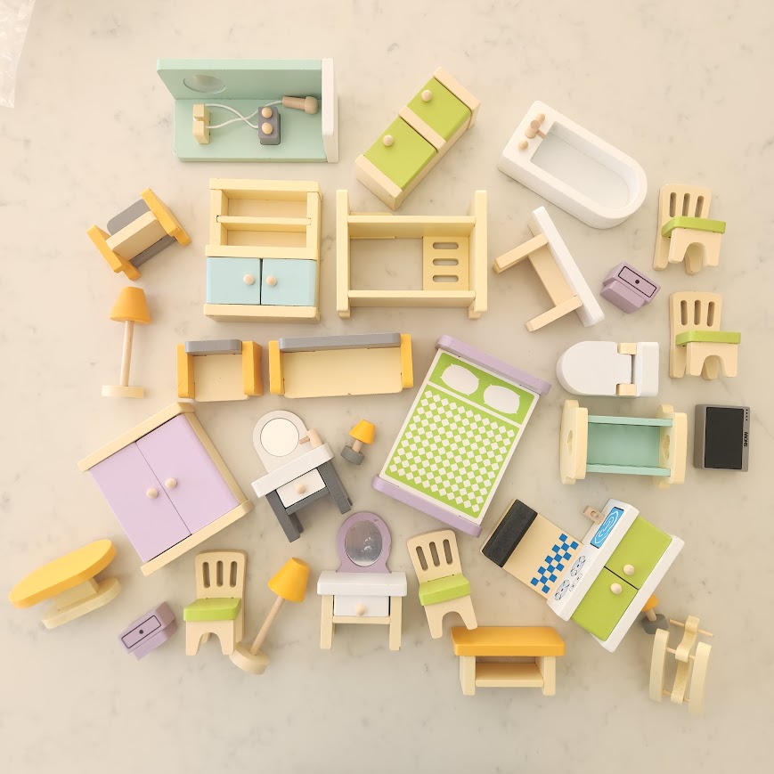 Play House Dolls House Furniture