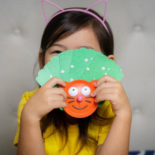 Djeco Game Card Holder for Little Hands