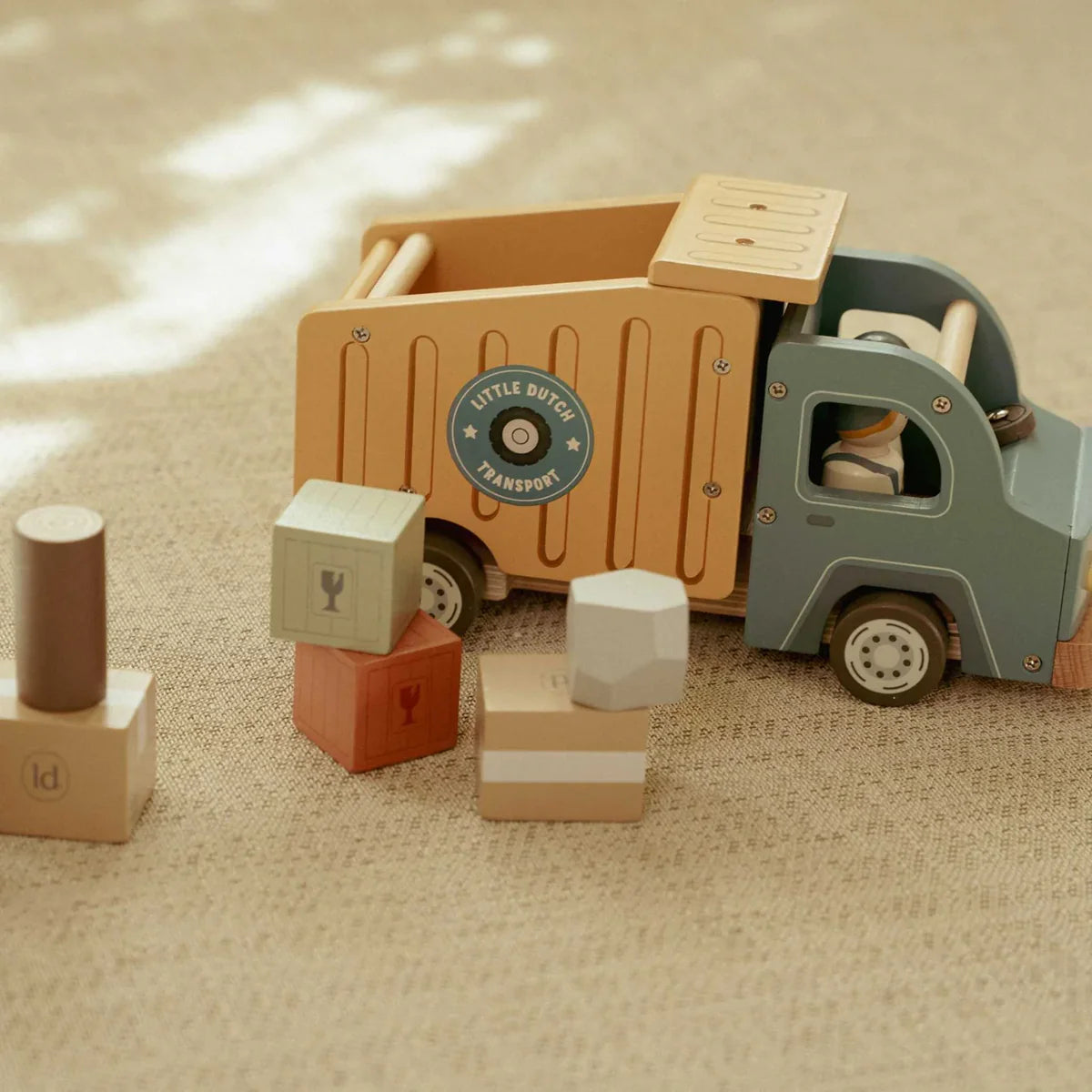 Little Dutch Dump Truck