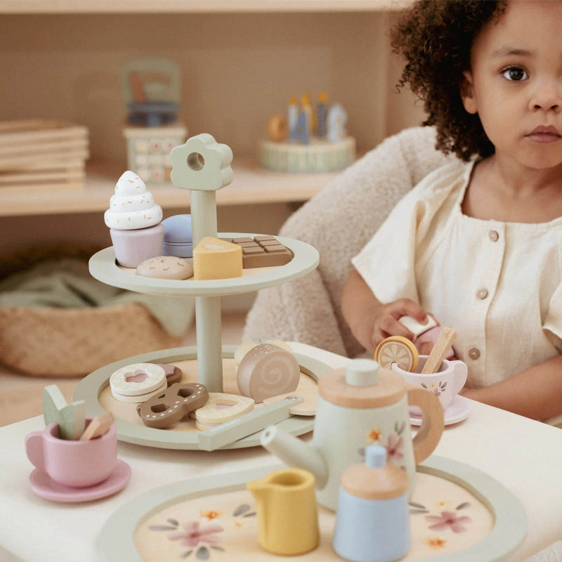 Little Dutch Cake Stand