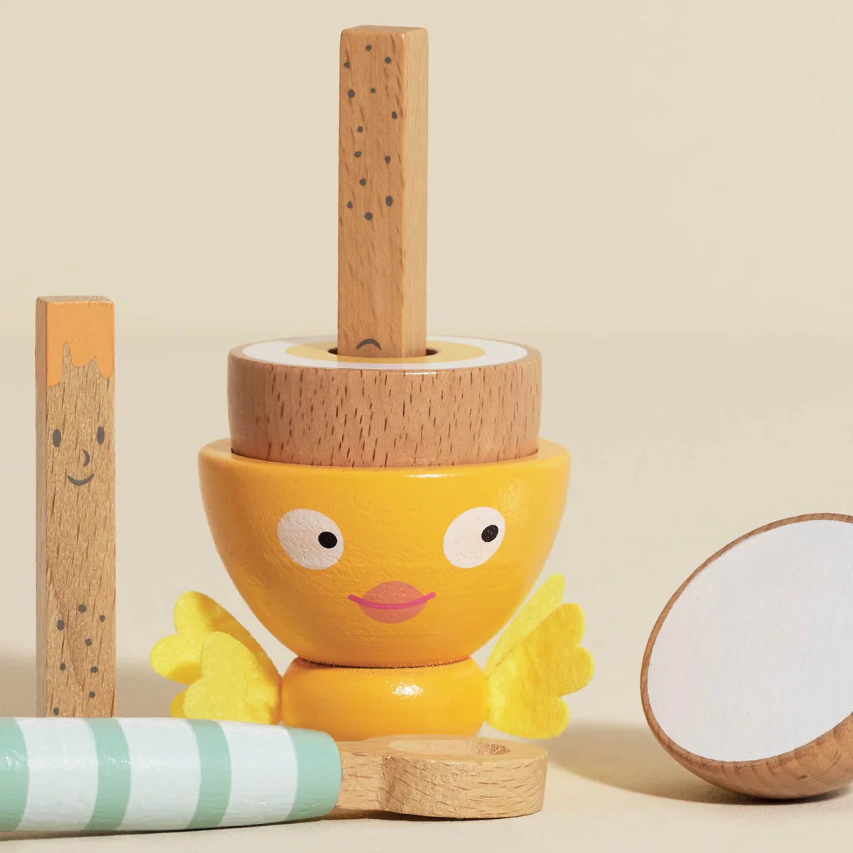 Le Toy Van Wooden Egg Cup & Soldiers