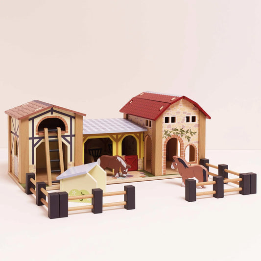 Le Toy Van Farmyard Stables Set