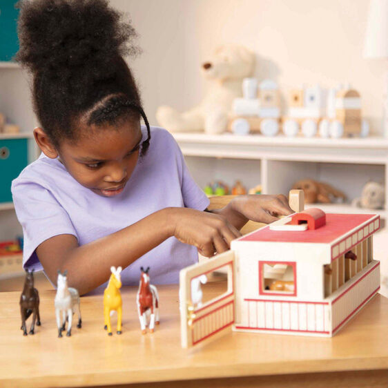 Melissa & Doug Take-along Show Horse Stable